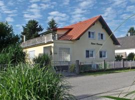 Haus Floresa, apartment in Lutzmannsburg