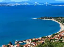 NAFPAKTOS APARTMENT, STUDIOS AND ROOMS iN PORT