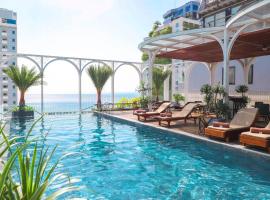 Golden Lotus Luxury Hotel Danang - Complimentary Daily Afternoon Tea