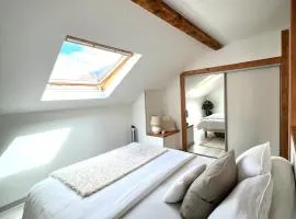 Duplex Suite centre parking