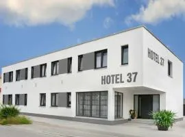 Hotel 37