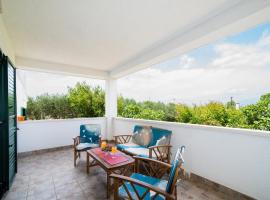 Apartments Cafe del Mar, viešbutis mieste Supetaras