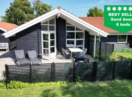 Moderne sommerhus, 8 senge, 250 mtr til sandstrand