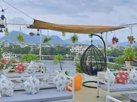 Raahi Backpacker's Hostel- Lake View