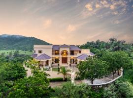 Villa Sol- A Hilltop Villa in Udaipur, ξενοδοχείο σε Jāmb
