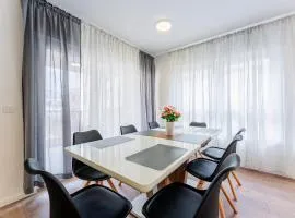 Flex SelfCheckIns 99 - 2 Bedrooms - Parking - Loggia