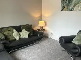 Family & Group Stay – 3 Bedroom Swansea Home