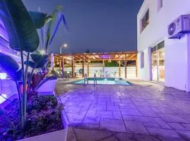Black Swan Villa