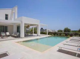 Villa Mareiva - Heated Pool, Beach 150 mt