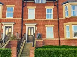 Martello Sunrise - Luxury 3-bedroom Seaview Beach House