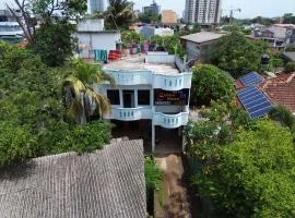 Solace More Hotel - Borella