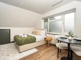 Modern Arnos Grove Studio, Air Conditioning