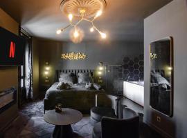 Suite Balneo Hammam Noire et Or, hotel i Saint-Étienne