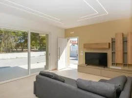 Lovely Home In Brucoli