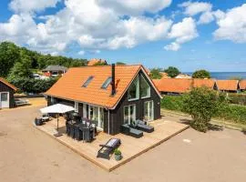 Beautiful Home In Gudhjem With Wifi