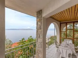 2 Bedroom Cozy Apartment In Sveti Juraj