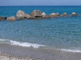 Casa vicino al mare, hotel a Spadafora