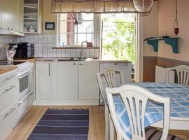 1 Bedroom Cozy Home In Sättersta Tystberga, hotel 