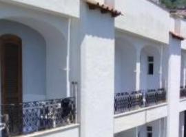 Villa Thomas BB conduzione familiare, ξενοδοχείο στην Ίσκια