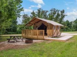 Lake Livingston's Cozy Waterfront Retreat