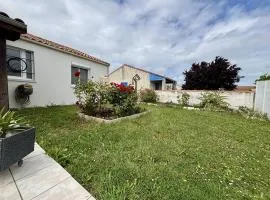 Maison familiale 3 pièces, centre Saint-Pierre d'Oléron, près des commodités - FR-1-246A-359