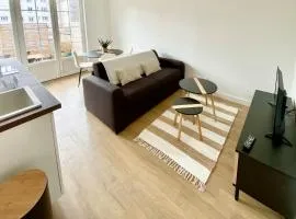 Beautiful T2 Tastefully Renovated Terrace - Madeleine
