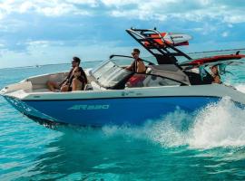 Your Tampa Bays Party Boat โรงแรมในแทมปา