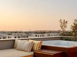 Penthouse studio with jacuzzi