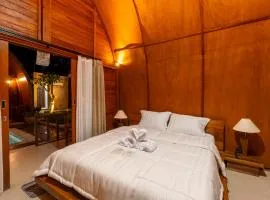 villa lumbung by adis villa, Cozy Wooden Stay, Shared pool