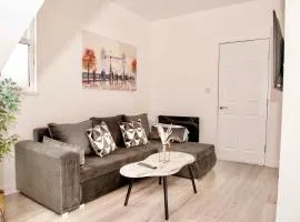 2 Bedroom Apartment Southsea - Sleeps 5 & Free Parking
