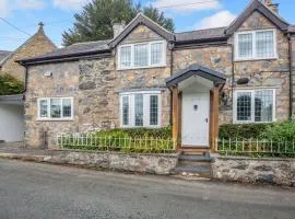 3 Bed in Llanbedr-y-Cennin oc-t32617