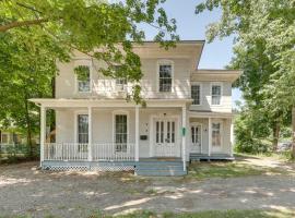 Walk to Town Bath Apt Near Keuka Lake Wine Trail, хотел в Бат