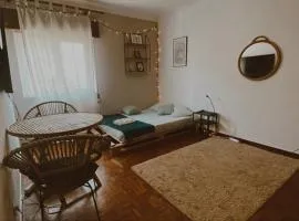 Peaceful Boho Room in Costa da Caparica