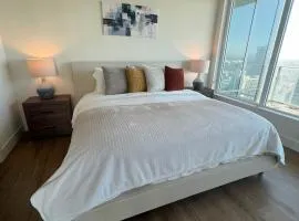 The Daisy Bright 2BR Stay in Downtown San Diego