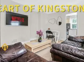 Exclusive 3 Bedroom Flat in Kingston Town!