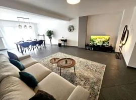 Well-Appointed 2BR flat with terrace&parking-HOL127