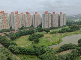 Teesta Suites at Lodha Belmondo Golf Resort 1BHK Apartments in Pune 어서 오세요, Golfhotel in Pune