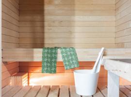 Modern 1BR Home with Sauna & Balcony, penginapan layan diri di Lahti