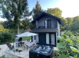 Vikendica u prirodi na ranču