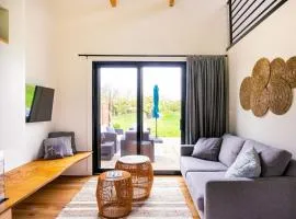 Inn The Orchard, Modern Cottage, private Hot Tub
