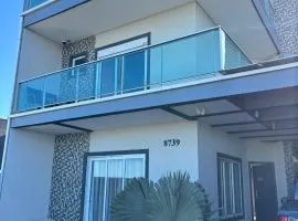 Triplex de Frente para o Mar com Piscina Privativa