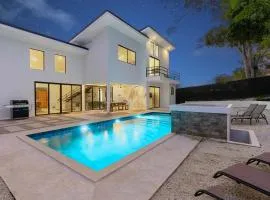 Modern 4BR Villa with Pool