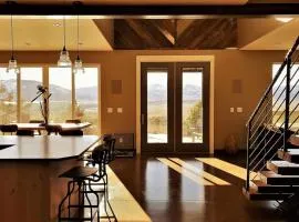 Barnwood Chateau With 2 Master Suites Hot Tub