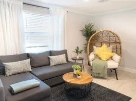 Tranquil & Fully Renoveted Home Near Busch Gardens