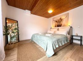 Charming Black Forest Chalet, מלון בבאדן-באדן