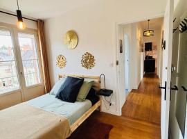 Le Victor Hugo، فندق في جيان