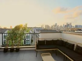 Houston Skyline View w Jacuzzi, 5 mins to DT