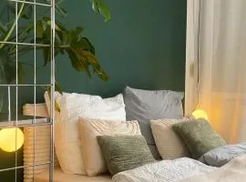 Designerwohnung mit malerischer Terrasse - Modern, Gemütlich & Zentral