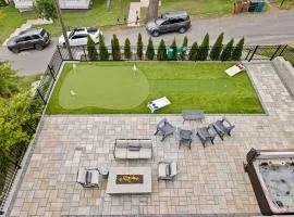 2mi Downtown Hot Tub Balcony 4 King Beds