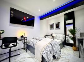 Gorgeous Holiday Home 5 minutes from Central London, casa rústica em Londres